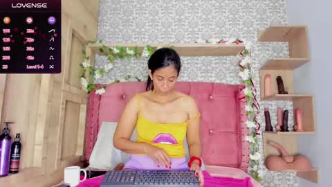 Hot Charlotte  online show from 24, 2, 2025