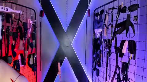 iris_cinthia_bdsm online show from 5, 7, 2026