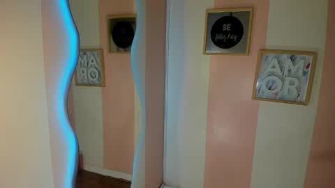 iris_laus online show from 15, 4, 2026