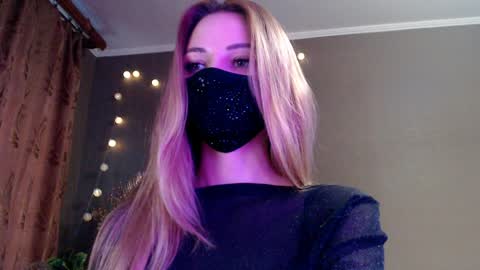 Lily online show from 31, 3, 2026