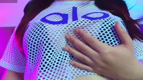 iris_roses online show from 6, 5, 2026