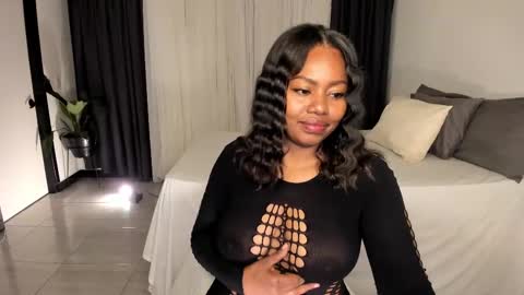 Snapshot of irismoon777 chatting on 18, 10, 2025 Rose online show from 18, 10, 2025