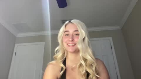 Snapshot of irispink1 chatting on 21, 12, 2025 Irispink1 online show from 21, 12, 2025