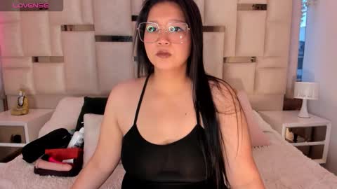 isa  rose online show from 22, 10, 2025