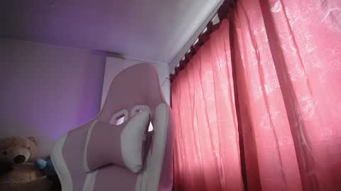 Isabella  online show from 19, 11, 2025