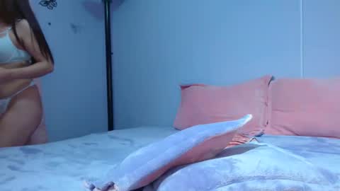 Snapshot of isa_jones1 chatting on 3, 12, 2024 isa_jones1 online show from 3, 12, 2024