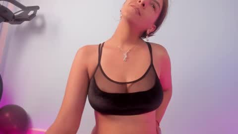 Isabella online show from 1, 3, 2025