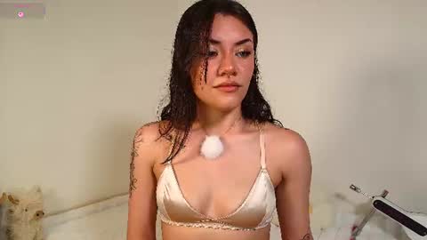 Snapshot of isa_laurentt chatting on 25, 6, 2026 Isabella Laurentt online show from 25, 6, 2026