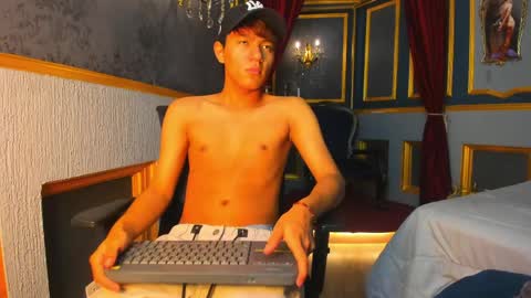 isaac_grimm online show from 12, 4, 2026