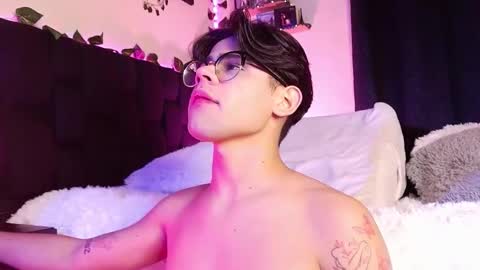 Isaac Saenz. online show from 9, 3, 2025