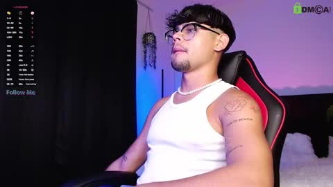 Isaac Saenz. online show from 10, 9, 2025