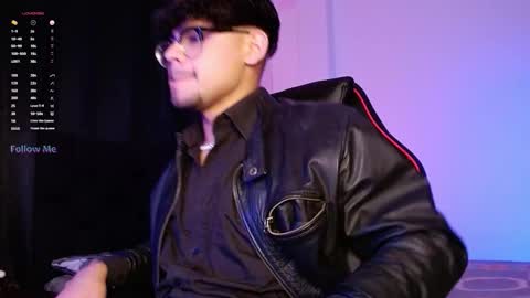 Isaac Saenz. online show from 28, 10, 2025