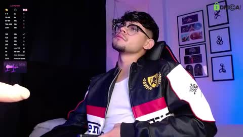 Isaac Saenz. online show from 4, 12, 2025