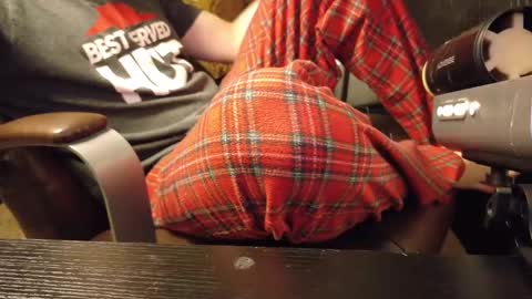 Snapshot of isaac_sheffield chatting on 1, 1, 2025 isaac online show from 1, 1, 2025