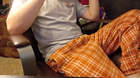 Snapshot of isaac_sheffield chatting on 5, 1, 2025 isaac online show from 5, 1, 2025