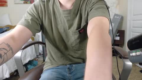 Snapshot of isaac_sheffield chatting on 23, 9, 2025 isaac online show from 23, 9, 2025