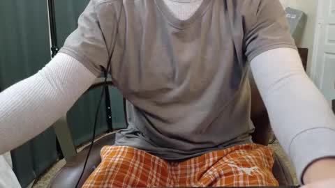 Snapshot of isaac_sheffield chatting on 3, 10, 2025 isaac online show from 3, 10, 2025