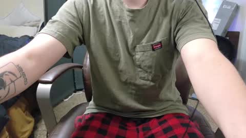 Snapshot of isaac_sheffield chatting on 5, 10, 2025 isaac online show from 5, 10, 2025