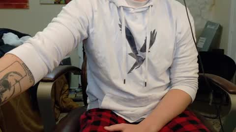 Snapshot of isaac_sheffield chatting on 6, 10, 2025 isaac online show from 6, 10, 2025