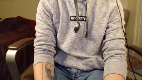 Snapshot of isaac_sheffield chatting on 26, 10, 2025 isaac online show from 26, 10, 2025