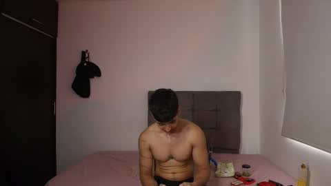 muscle isaac online show from 26, 5, 2026