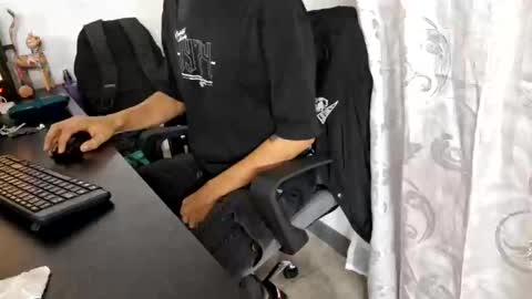 Snapshot of isaac_winter_ chatting on 30, 9, 2025 Isaac online show from 30, 9, 2025