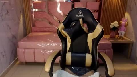 isabeau_s online show from 11, 6, 2026