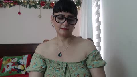 Isabeel Sofia online show from 2, 11, 2025