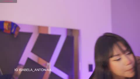 Snapshot of isabela_antonia_ chatting on 5, 4, 2026 online show from 5, 4, 2026
