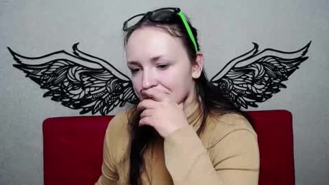 IsabelBlackberry online show from 7, 12, 2024