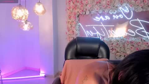 Isabel Bornner online show from 22, 12, 2025