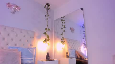 Snapshot of isabella_flowerss chatting on 19, 2, 2025 online show from 19, 2, 2025