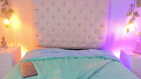 Snapshot of isabella_flowerss chatting on 16, 9, 2025 online show from 16, 9, 2025