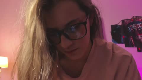 Isabella Rros online show from 6, 12, 2024