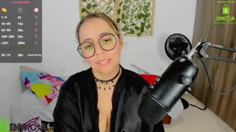 Isabella online show from 5, 11, 2025