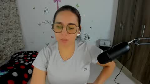 Snapshot of isabella_sweett_ chatting on 28, 4, 2026 Isabella online show from 28, 4, 2026