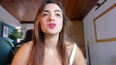 Isabella  Everyday From 0530 to 1430 Col Time online show from 12, 11, 2025