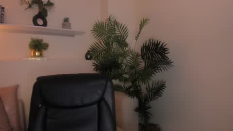Isabella online show from 28, 6, 2026