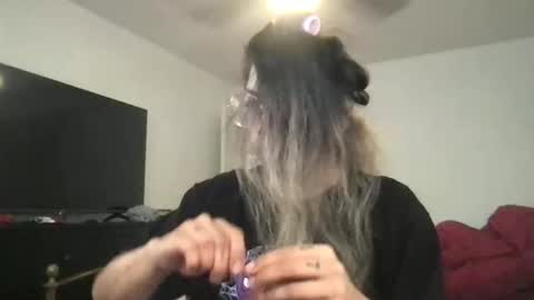 isabellaelizabeth online show from 13, 4, 2026