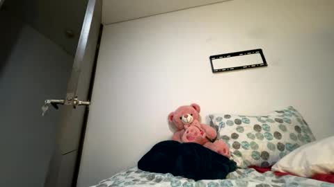 Isabella.. back again  online show from 1, 2, 2026