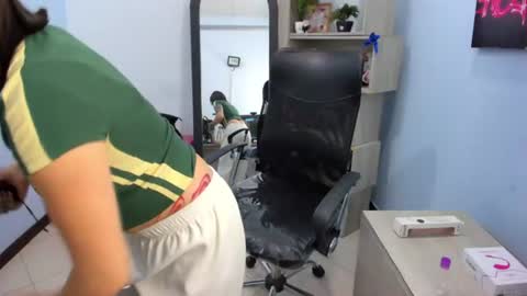 Snapshot of isabellasummer_ chatting on 16, 6, 2026 isebella online show from 16, 6, 2026