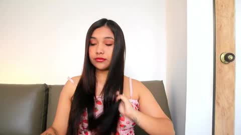   online show from 13, 4, 2026