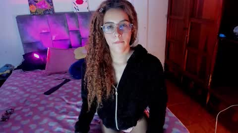 Isabela  online show from 30, 9, 2025
