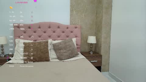 Isis Choi online show from 12, 3, 2026