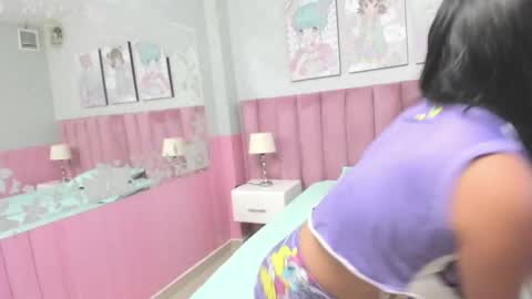 Snapshot of isis_loraine_ chatting on 4, 3, 2025 ISIS online show from 4, 3, 2025