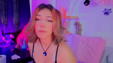 Isisjones18 online show from 23, 11, 2025