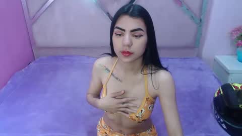Snapshot of isisrousexx chatting on 5, 1, 2025 isisrousexx online show from 5, 1, 2025