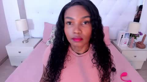 Snapshot of isla_scott chatting on 8, 10, 2025 Vanessa online show from 8, 10, 2025