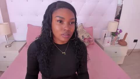 Snapshot of isla_scott chatting on 12, 10, 2025 Vanessa online show from 12, 10, 2025