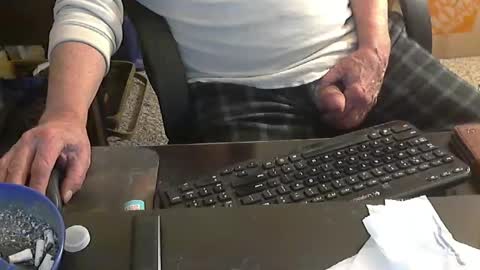 Snapshot of islandduke chatting on 17, 12, 2024 Duke online show from 17, 12, 2024